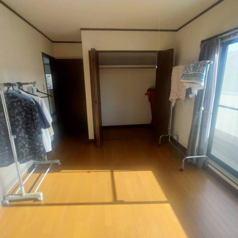 2階の南側洋室 (内装)